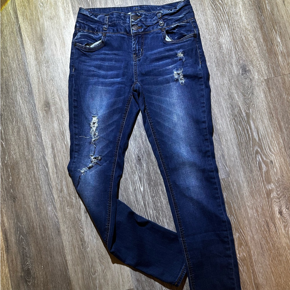 Refugee Distressed Skinny Jeans|| Size 8